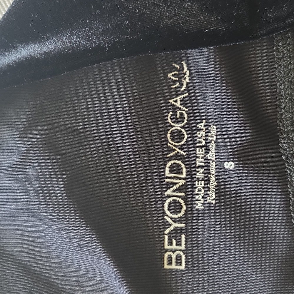 🌸Beyond Yoga Black Velvet Leggings Small‎ - Picture 3 of 10